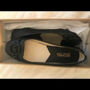 Brand New Never Worn Black Michael Kors Flats 7